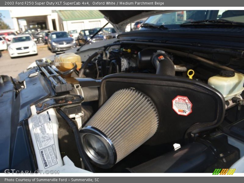 Oxford White / Medium Parchment Beige 2003 Ford F250 Super Duty XLT SuperCab 4x4