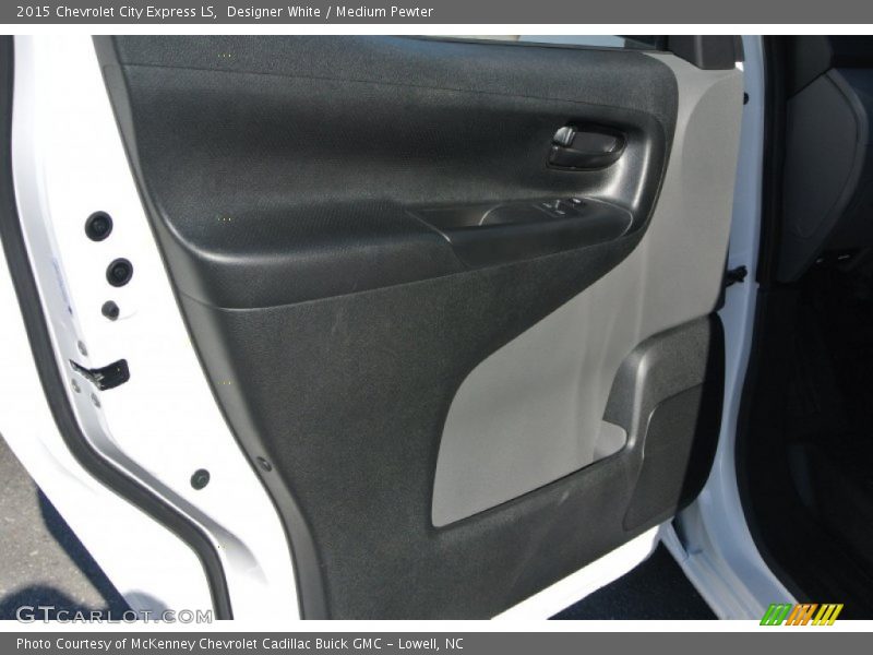 Designer White / Medium Pewter 2015 Chevrolet City Express LS