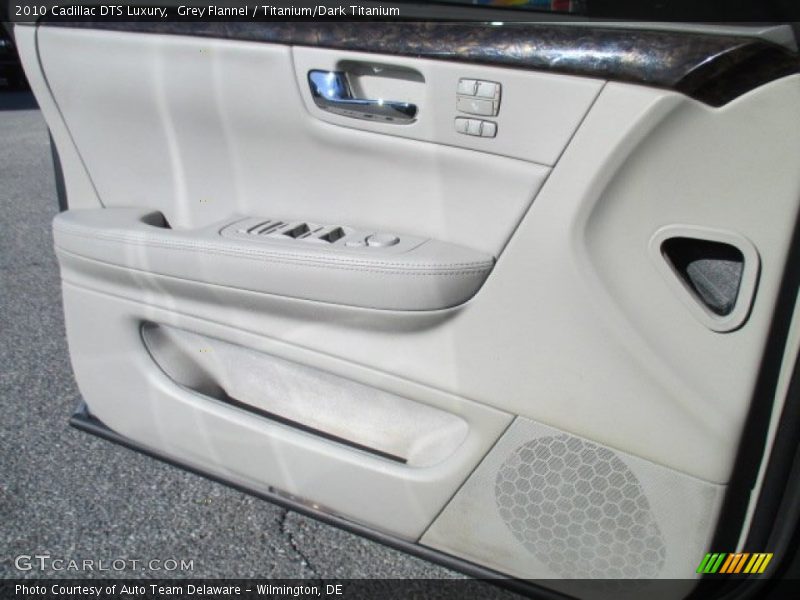 Grey Flannel / Titanium/Dark Titanium 2010 Cadillac DTS Luxury
