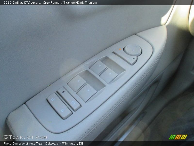 Grey Flannel / Titanium/Dark Titanium 2010 Cadillac DTS Luxury