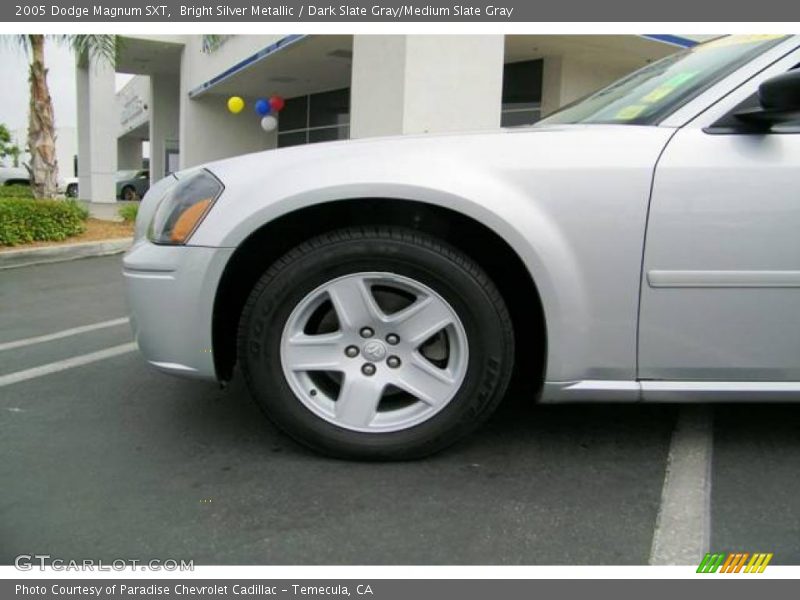 Bright Silver Metallic / Dark Slate Gray/Medium Slate Gray 2005 Dodge Magnum SXT