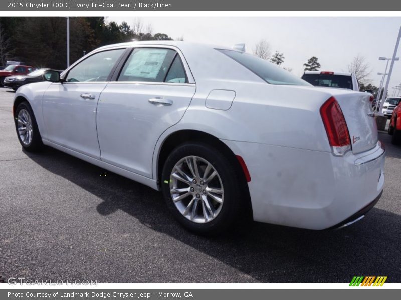 Ivory Tri-Coat Pearl / Black/Linen 2015 Chrysler 300 C