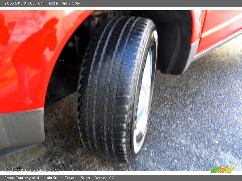 Chili Pepper Red / Gray 2005 Saturn VUE