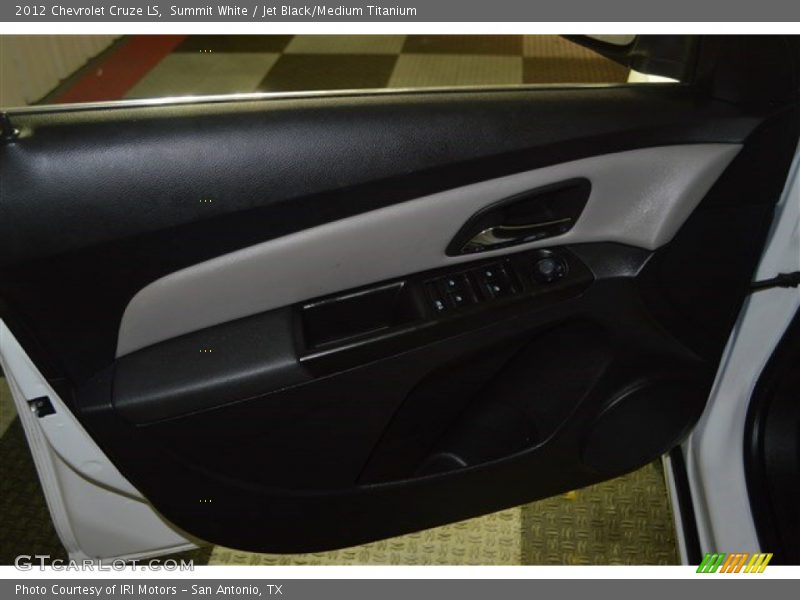 Summit White / Jet Black/Medium Titanium 2012 Chevrolet Cruze LS