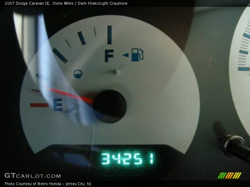 Stone White / Dark Khaki/Light Graystone 2007 Dodge Caravan SE
