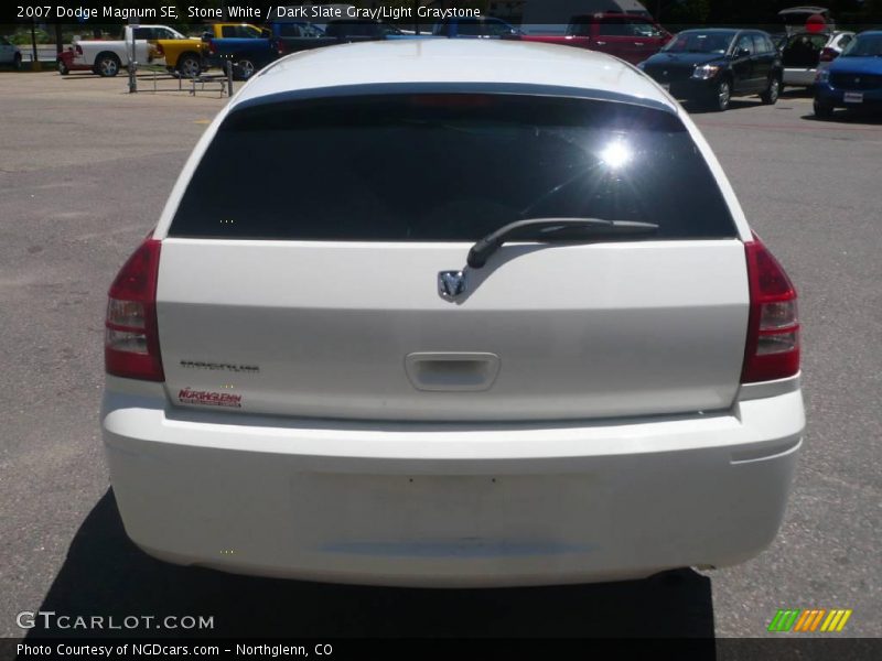 Stone White / Dark Slate Gray/Light Graystone 2007 Dodge Magnum SE