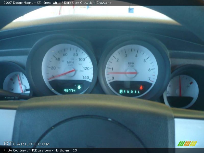 Stone White / Dark Slate Gray/Light Graystone 2007 Dodge Magnum SE