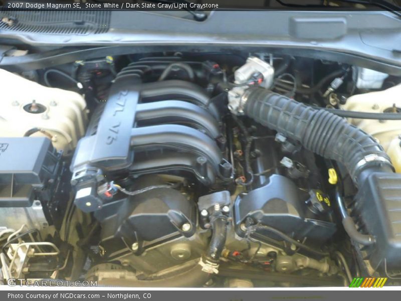 Stone White / Dark Slate Gray/Light Graystone 2007 Dodge Magnum SE