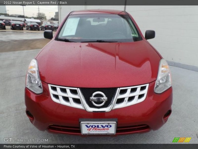Cayenne Red / Black 2012 Nissan Rogue S