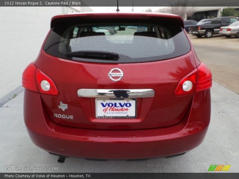 Cayenne Red / Black 2012 Nissan Rogue S