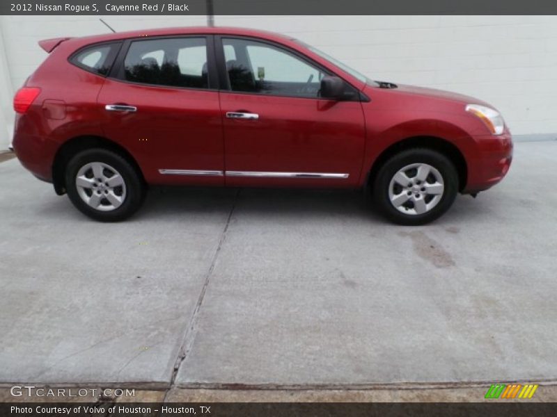 Cayenne Red / Black 2012 Nissan Rogue S