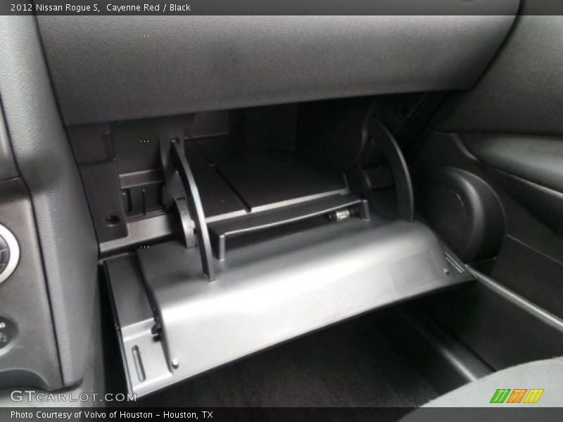 Cayenne Red / Black 2012 Nissan Rogue S