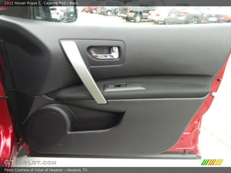 Cayenne Red / Black 2012 Nissan Rogue S