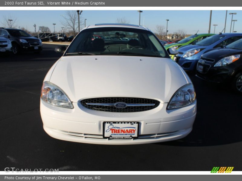 Vibrant White / Medium Graphite 2003 Ford Taurus SES
