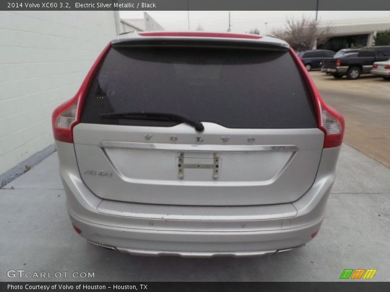 Electric Silver Metallic / Black 2014 Volvo XC60 3.2