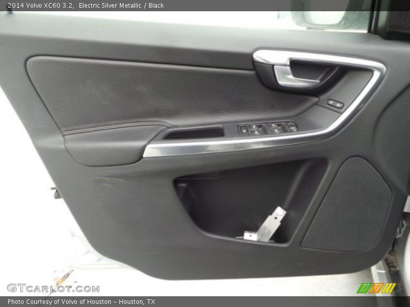 Electric Silver Metallic / Black 2014 Volvo XC60 3.2