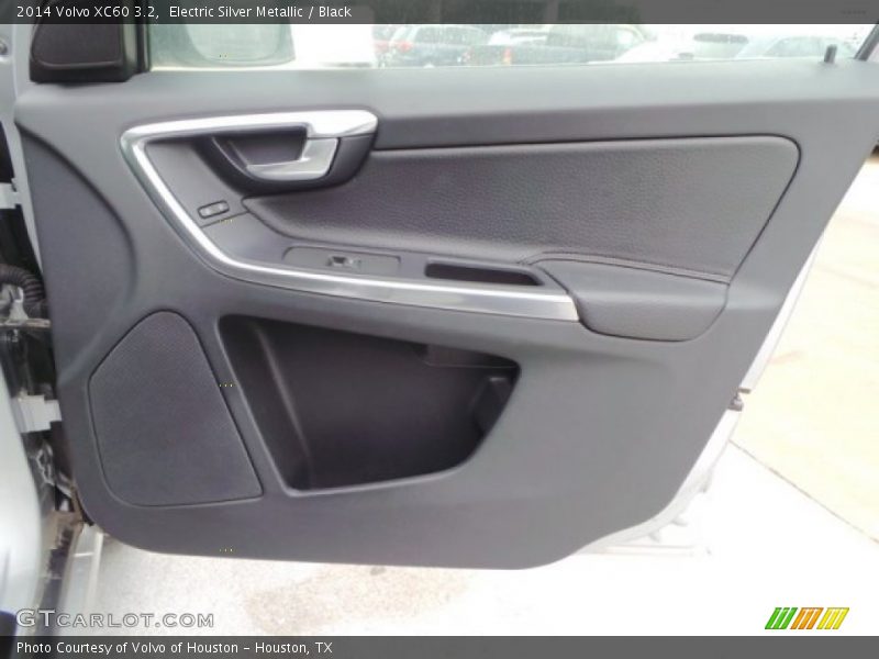 Electric Silver Metallic / Black 2014 Volvo XC60 3.2
