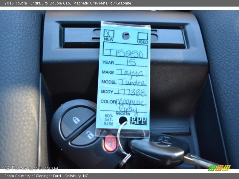 Magnetic Gray Metallic / Graphite 2015 Toyota Tundra SR5 Double Cab