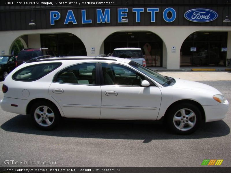 Vibrant White / Medium Parchment 2001 Ford Taurus SE Wagon
