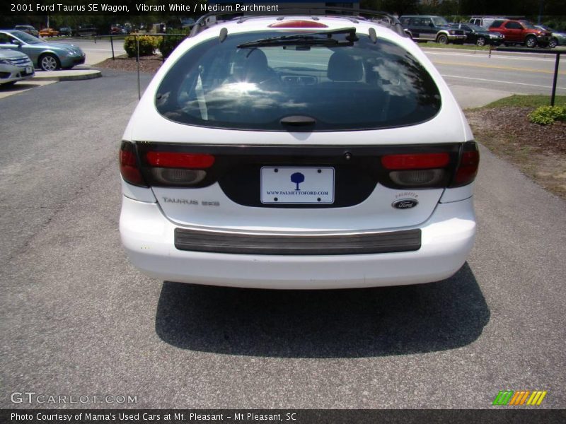 Vibrant White / Medium Parchment 2001 Ford Taurus SE Wagon