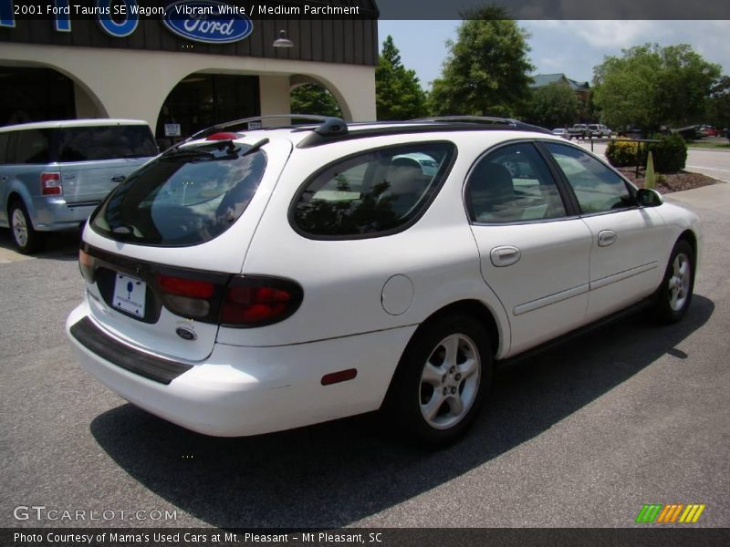 Vibrant White / Medium Parchment 2001 Ford Taurus SE Wagon