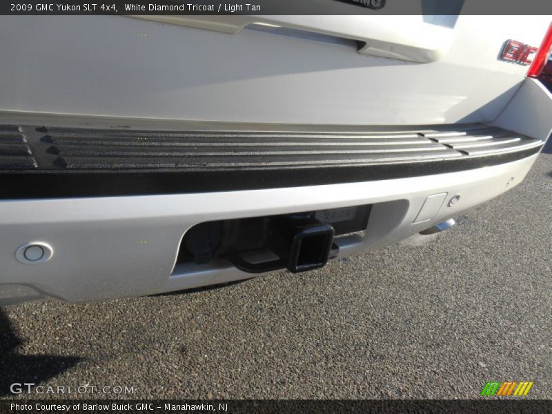 White Diamond Tricoat / Light Tan 2009 GMC Yukon SLT 4x4