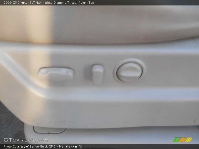 White Diamond Tricoat / Light Tan 2009 GMC Yukon SLT 4x4