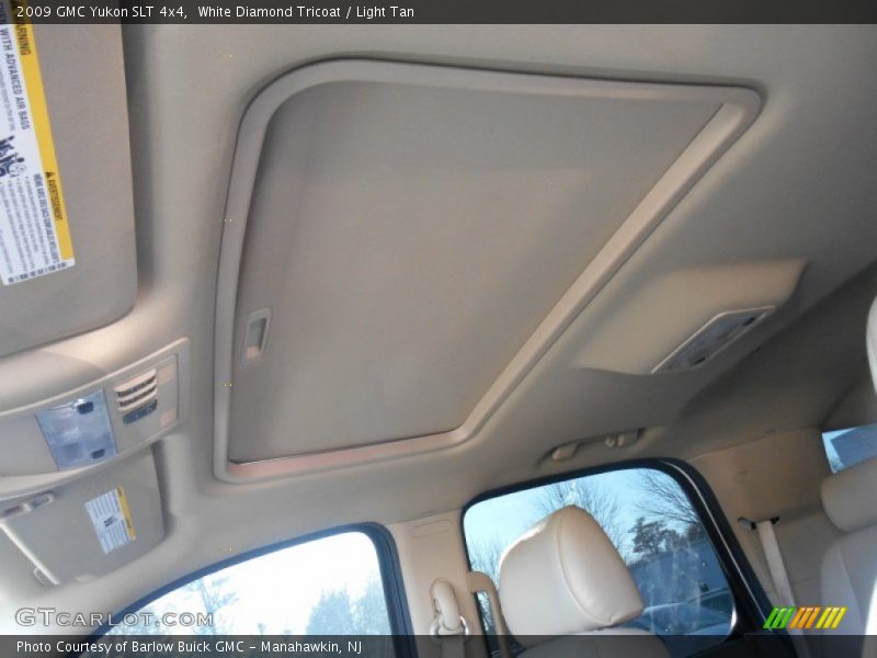 White Diamond Tricoat / Light Tan 2009 GMC Yukon SLT 4x4