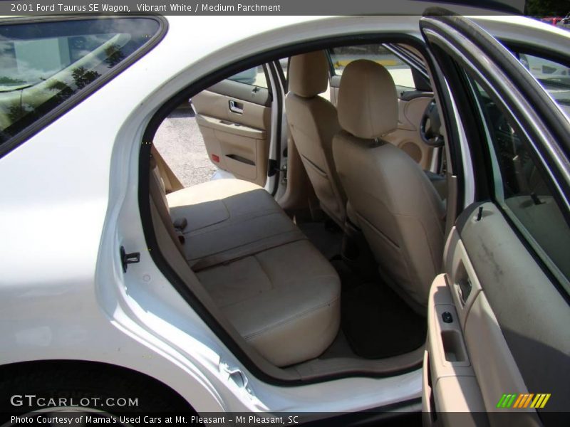Vibrant White / Medium Parchment 2001 Ford Taurus SE Wagon