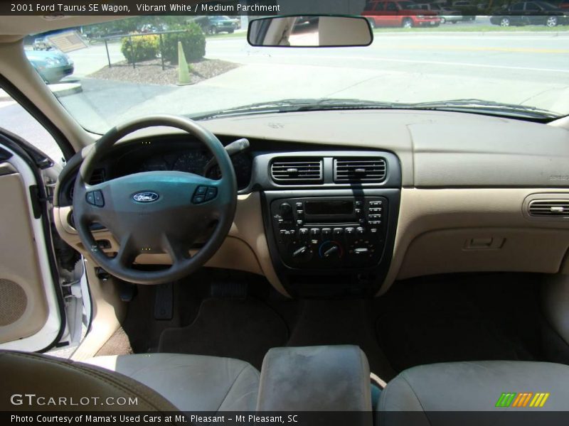 Vibrant White / Medium Parchment 2001 Ford Taurus SE Wagon