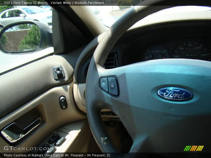 Vibrant White / Medium Parchment 2001 Ford Taurus SE Wagon
