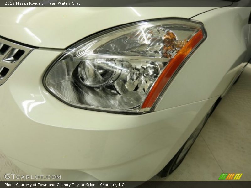 Pearl White / Gray 2013 Nissan Rogue S