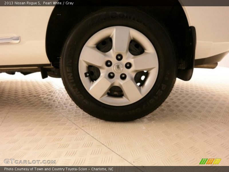 Pearl White / Gray 2013 Nissan Rogue S