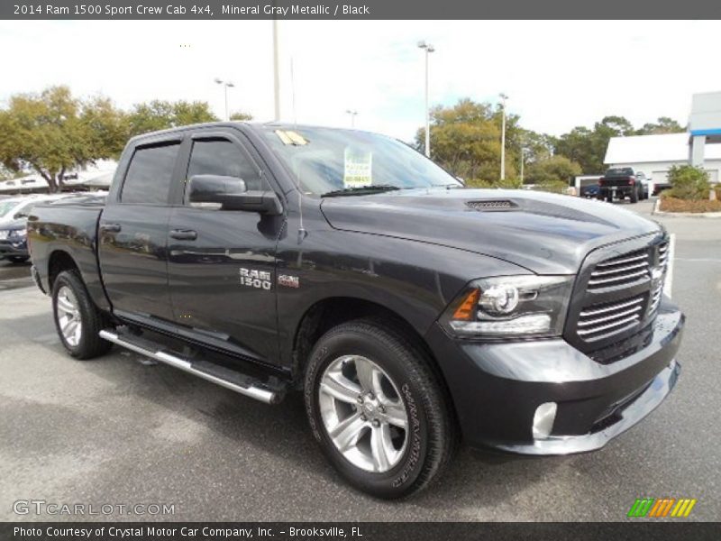 Front 3/4 View of 2014 1500 Sport Crew Cab 4x4