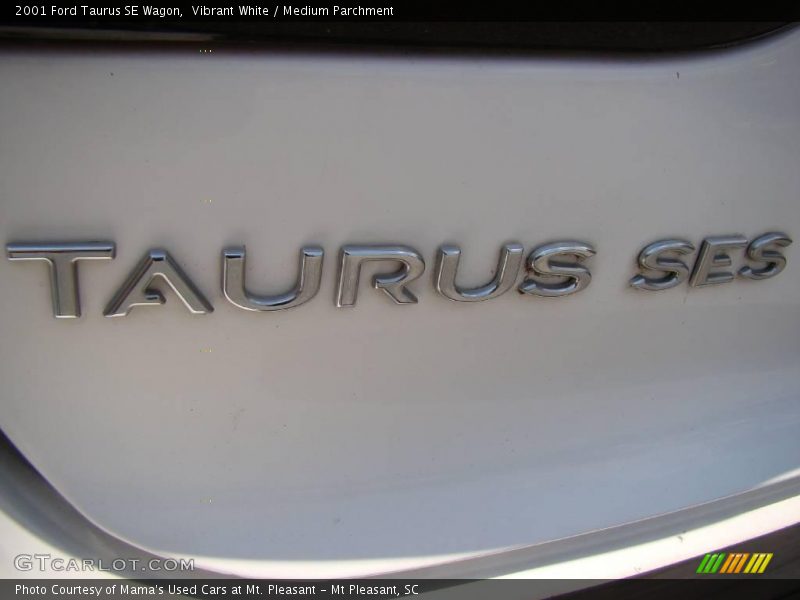 Vibrant White / Medium Parchment 2001 Ford Taurus SE Wagon