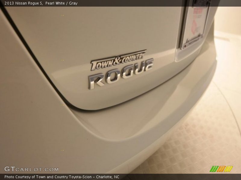 Pearl White / Gray 2013 Nissan Rogue S