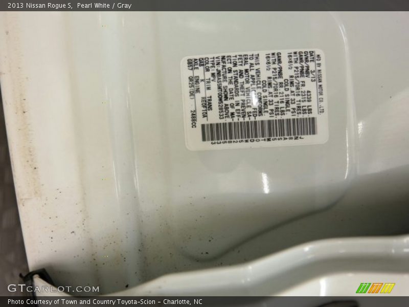 Pearl White / Gray 2013 Nissan Rogue S