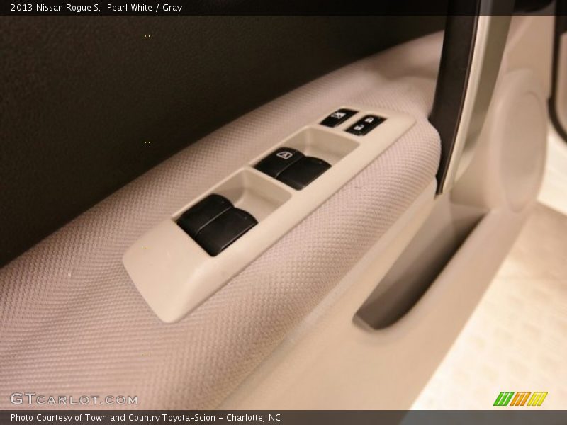 Pearl White / Gray 2013 Nissan Rogue S