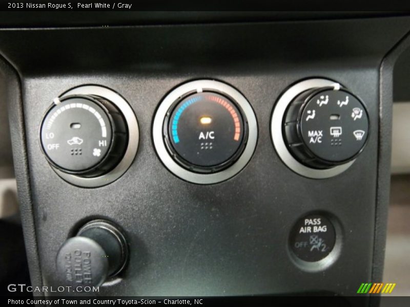 Pearl White / Gray 2013 Nissan Rogue S