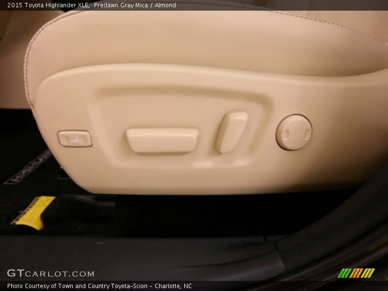 Predawn Gray Mica / Almond 2015 Toyota Highlander XLE