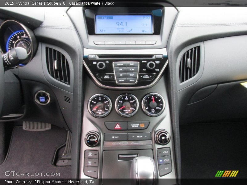 Controls of 2015 Genesis Coupe 3.8