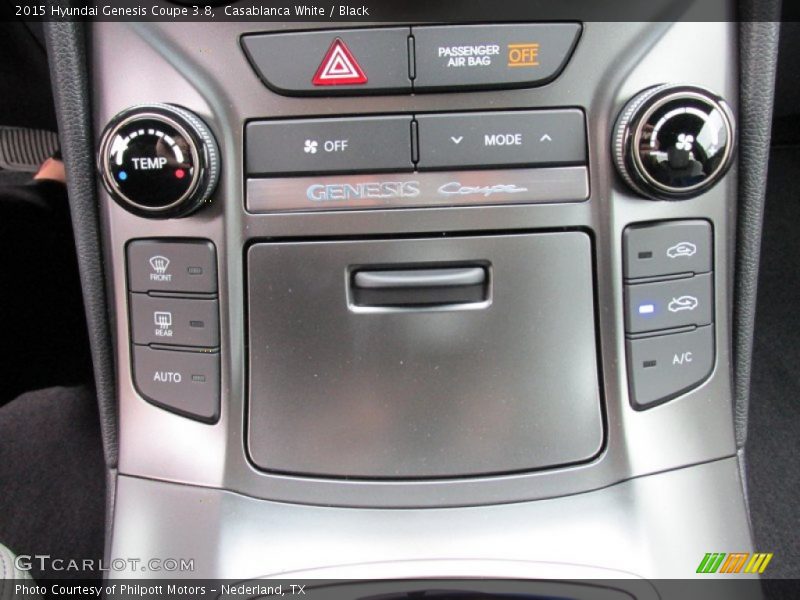 Controls of 2015 Genesis Coupe 3.8
