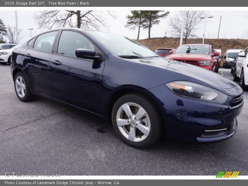 Front 3/4 View of 2015 Dart SXT