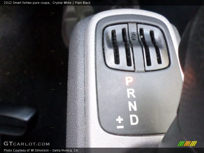 Crystal White / Plain Black 2012 Smart fortwo pure coupe