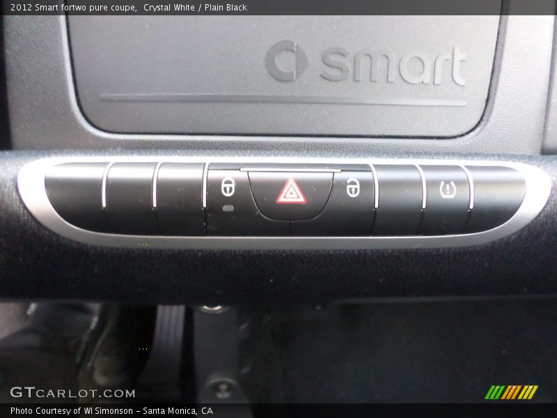 Crystal White / Plain Black 2012 Smart fortwo pure coupe