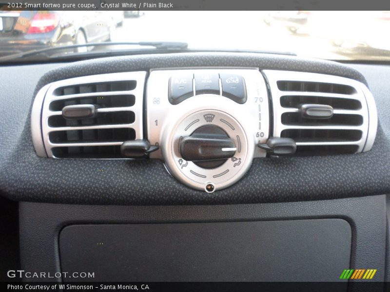 Crystal White / Plain Black 2012 Smart fortwo pure coupe