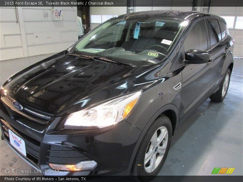 Tuxedo Black Metallic / Charcoal Black 2015 Ford Escape SE
