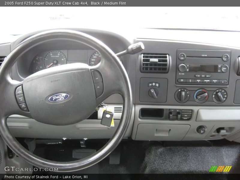 Black / Medium Flint 2005 Ford F250 Super Duty XLT Crew Cab 4x4