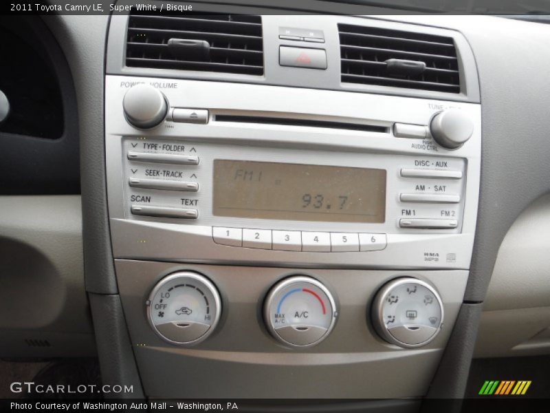 Super White / Bisque 2011 Toyota Camry LE