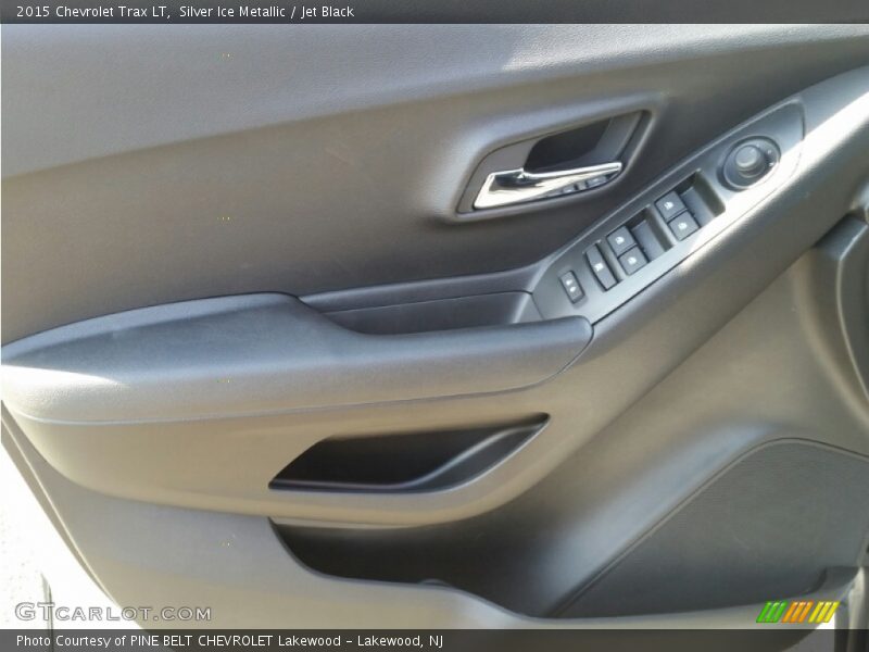 Silver Ice Metallic / Jet Black 2015 Chevrolet Trax LT